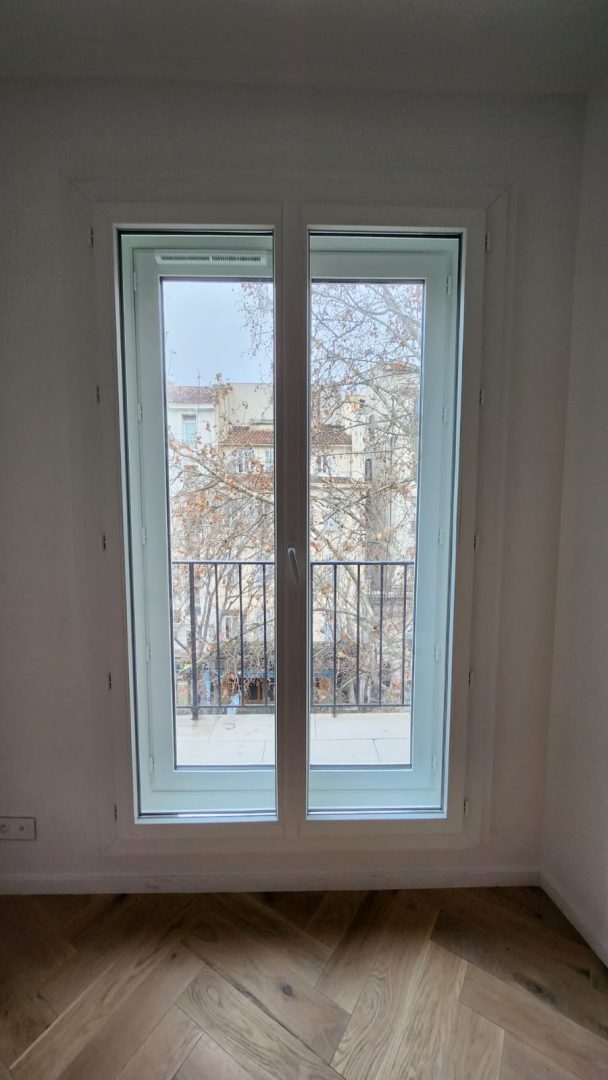 Pose de double fenêtres pour isolation phonique à Marseille (13001 ...